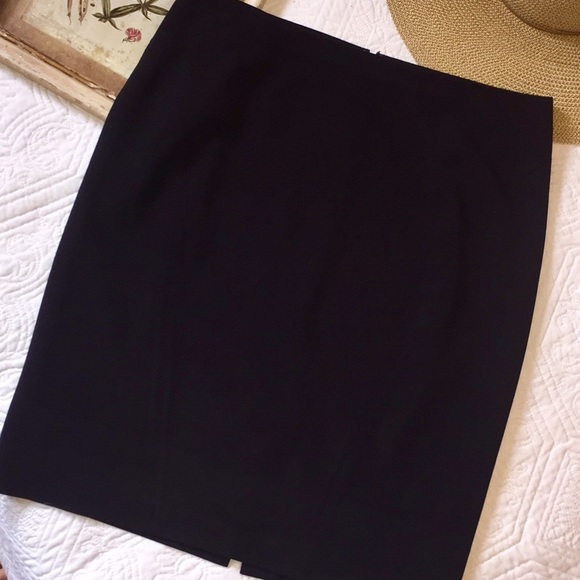 Ann Taylor black pencil skirt - Picture 2 of 6